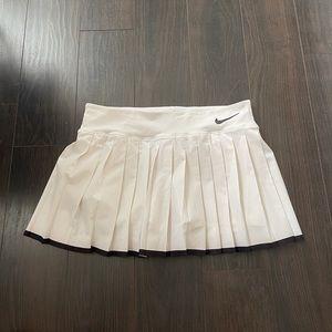 NIKE DRY FIT TENNIS SKORT